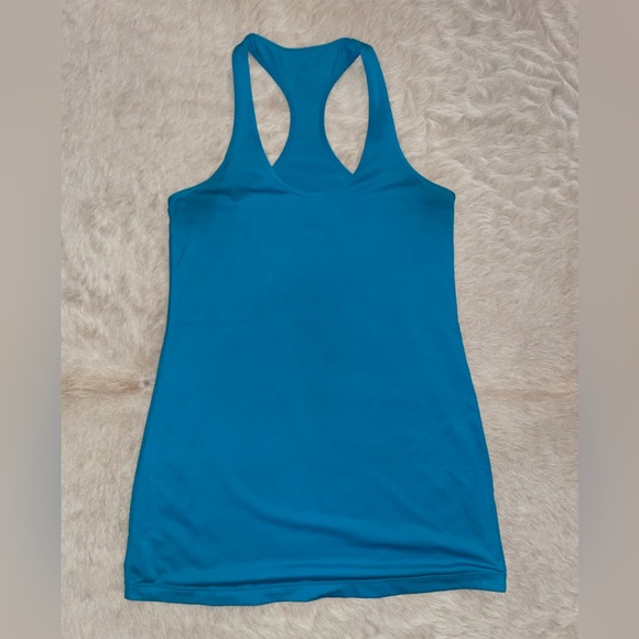 Lululemon Teal (last pic is actual color) Tank - Picture 2 of 4